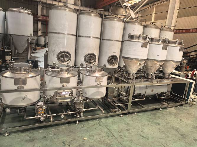 金平数控啤酒设备多少钱一套？新手开精酿酒吧能直接上手吗